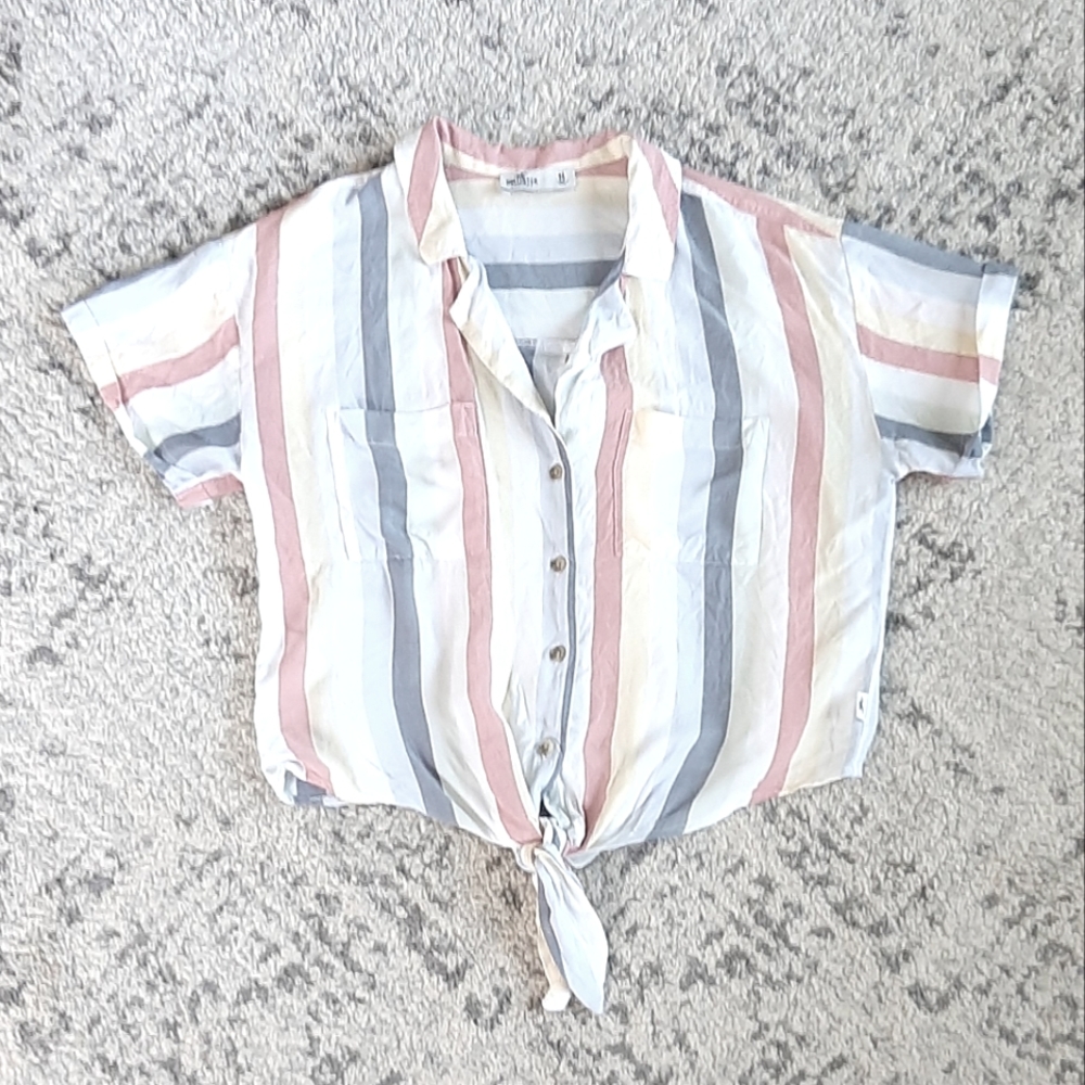 Hollister Tie Front Button Down Top Size M